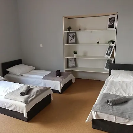 Hostel Pod Swierkiem Swarzędz