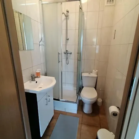 Pod świerkiem *