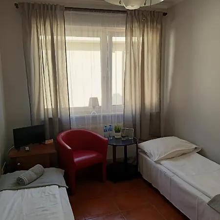Pod świerkiem Hostel
