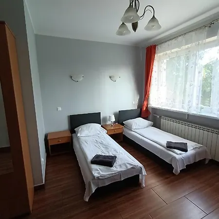 Pod świerkiem Hostel