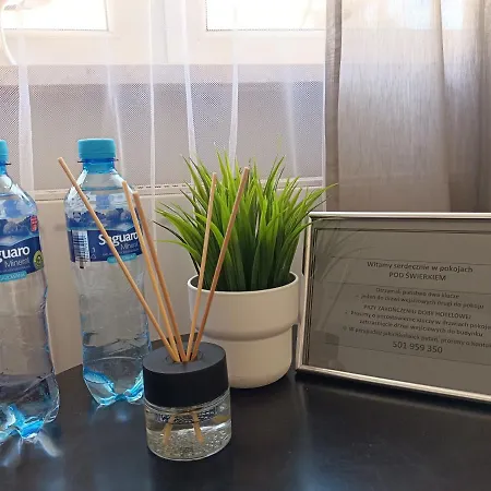 Pod Swierkiem Hostel *