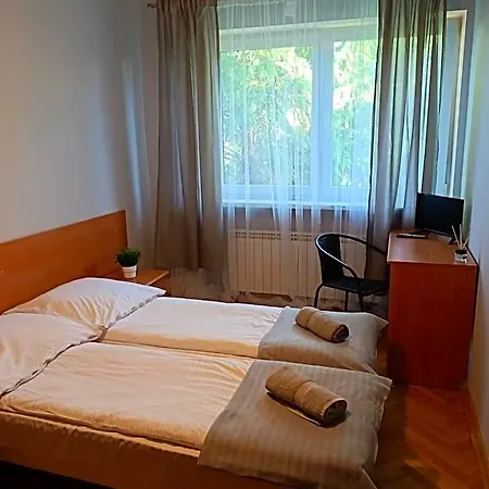 Pod Swierkiem Ostello Swarzędz